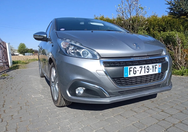 Peugeot 208 cena 29500 przebieg: 40000, rok produkcji 2019 z Skaryszew małe 232